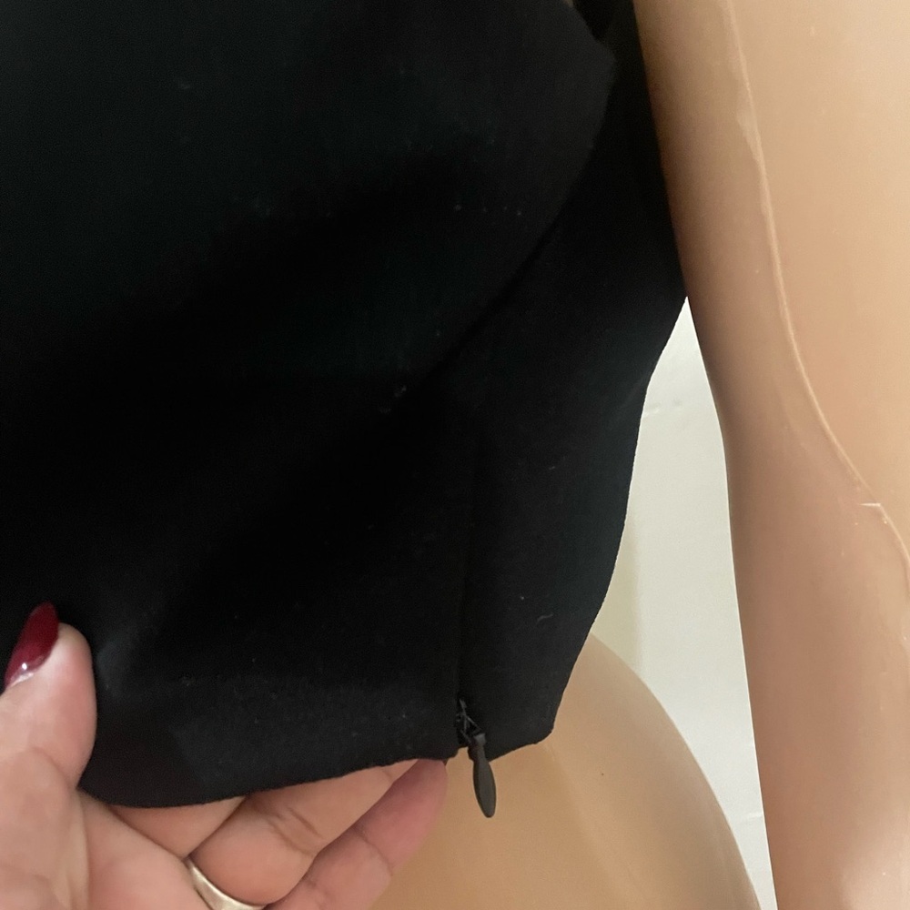 NBD Black Asymmetric One-Shoulder Crop Top - Picture 3 of 10